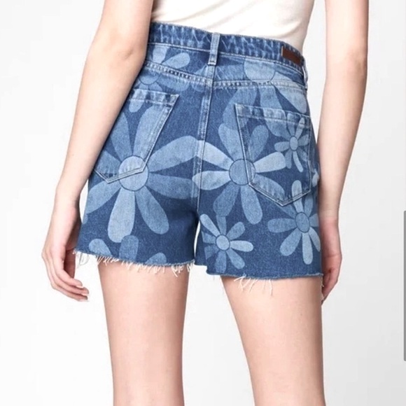 💙 NWT! Blank NYC Flower High Rise Shorts - Picture 2 of 11